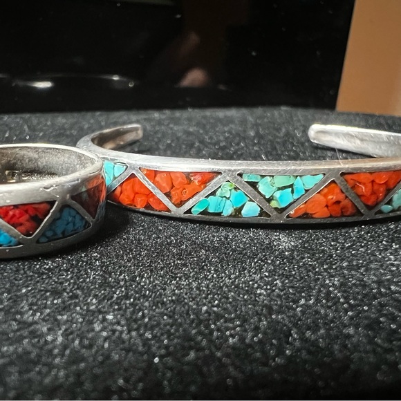 Vintage Native Zuni Sterling silver cuff bracelet and matching ring - Picture 4 of 12